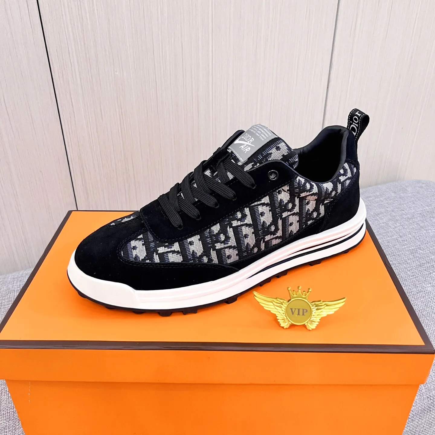 🚘🚘Factory batch 440 men's shoes💰[Dior]🔥Men's high-end brand of shoes official website 1:1 latest masterpiece: the upper is made of Italian imported first-layer cowhide with a comfortable and breathable lining➕original non-slip and wear-resistant outsole🔥, making walking more convenient and comfortable! An exclusive new model, a stunning work, a beautiful 1:1 replica [color] compared to the official quality! Create a fashionable personality to set off your uniqueness! A must-have for trendy men! Classic🔥Size: 38-44 Color: 🔥Multiple colors available🔥.